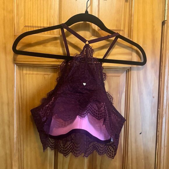 Victoria's Secret Eyelash Lace High Neck Bra - Picture 3 of 3